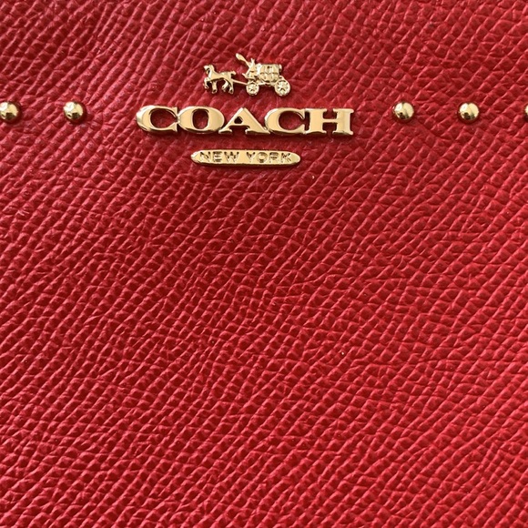 Coach Red Wristlet with gold details - Picture 9 of 9